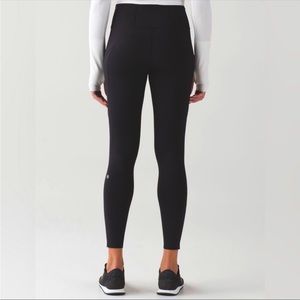 Lululemon Fast And Free 7/8 Tight in Black
Size 10